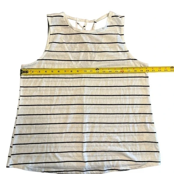 MAURICES RIVERSIDE TANK TOO LATTICE CUT OUT WHITE W BLACK STRIPE SIZE L - Picture 10 of 12